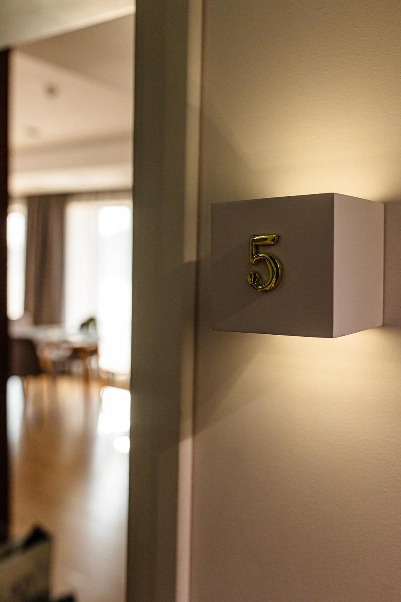 Amsterdam Lviv Apartments ภายนอก รูปภาพ