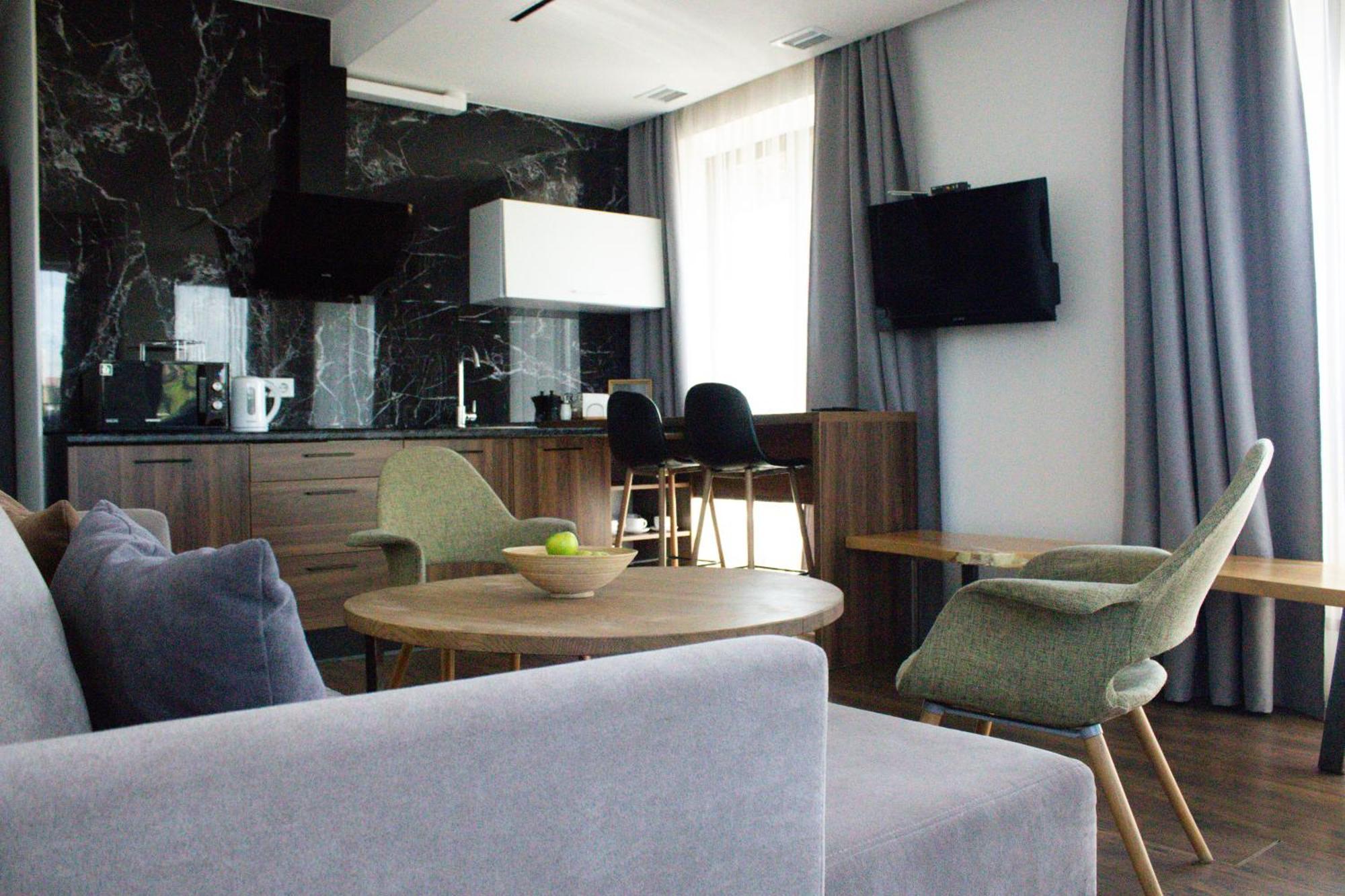 Amsterdam Lviv Apartments ภายนอก รูปภาพ