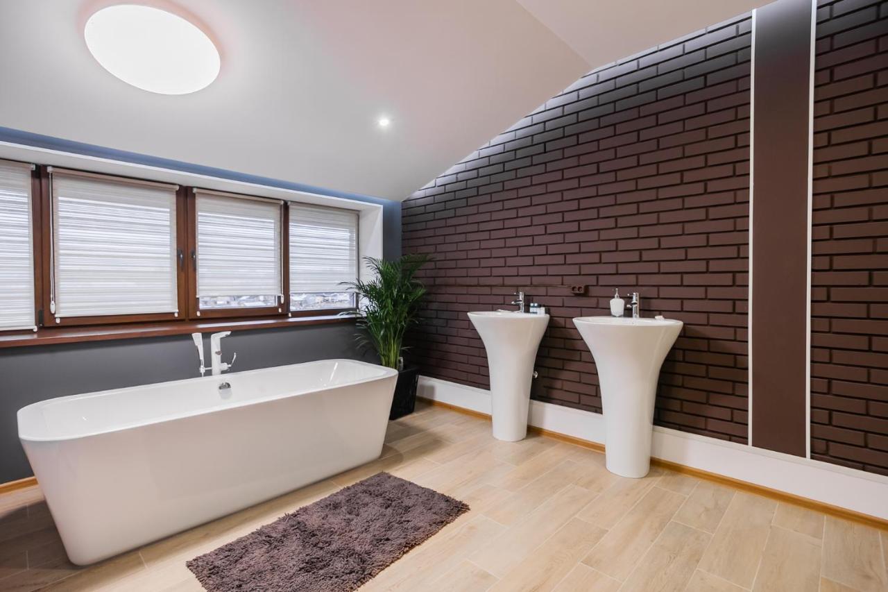 Amsterdam Lviv Apartments ภายนอก รูปภาพ