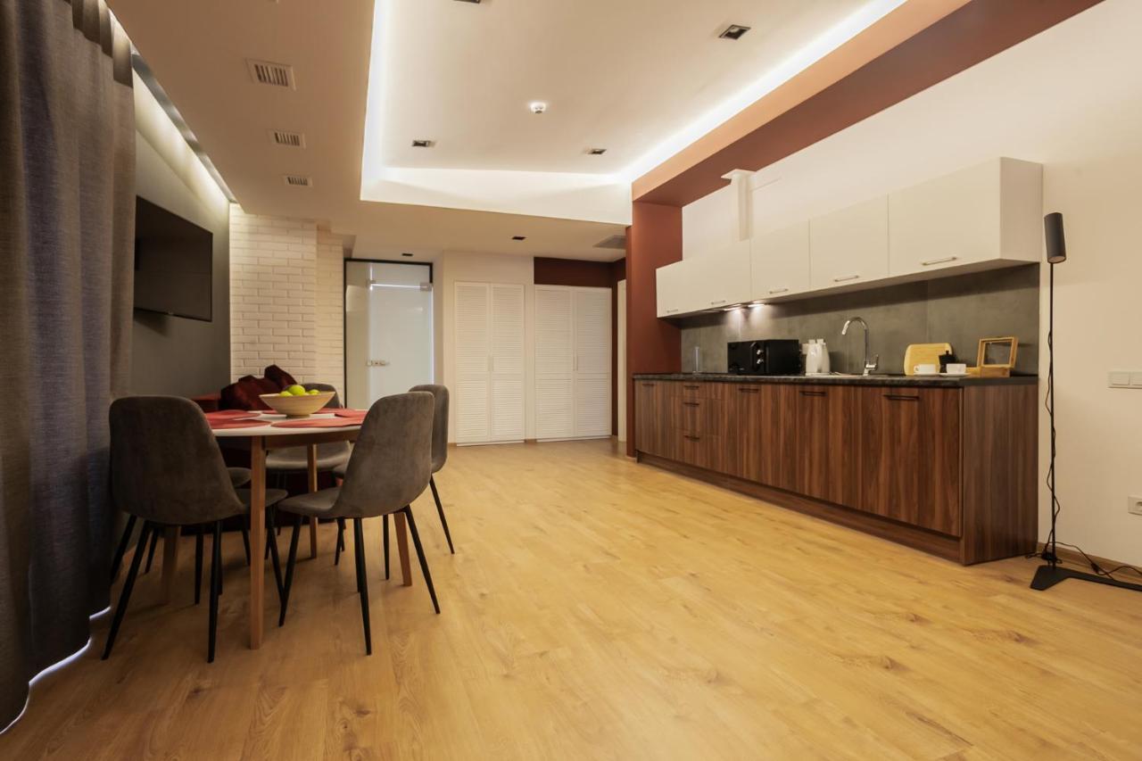 Amsterdam Lviv Apartments ภายนอก รูปภาพ